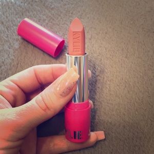 Kylie Jenner lipstick. August